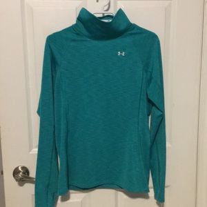 Women’s fitted pull over